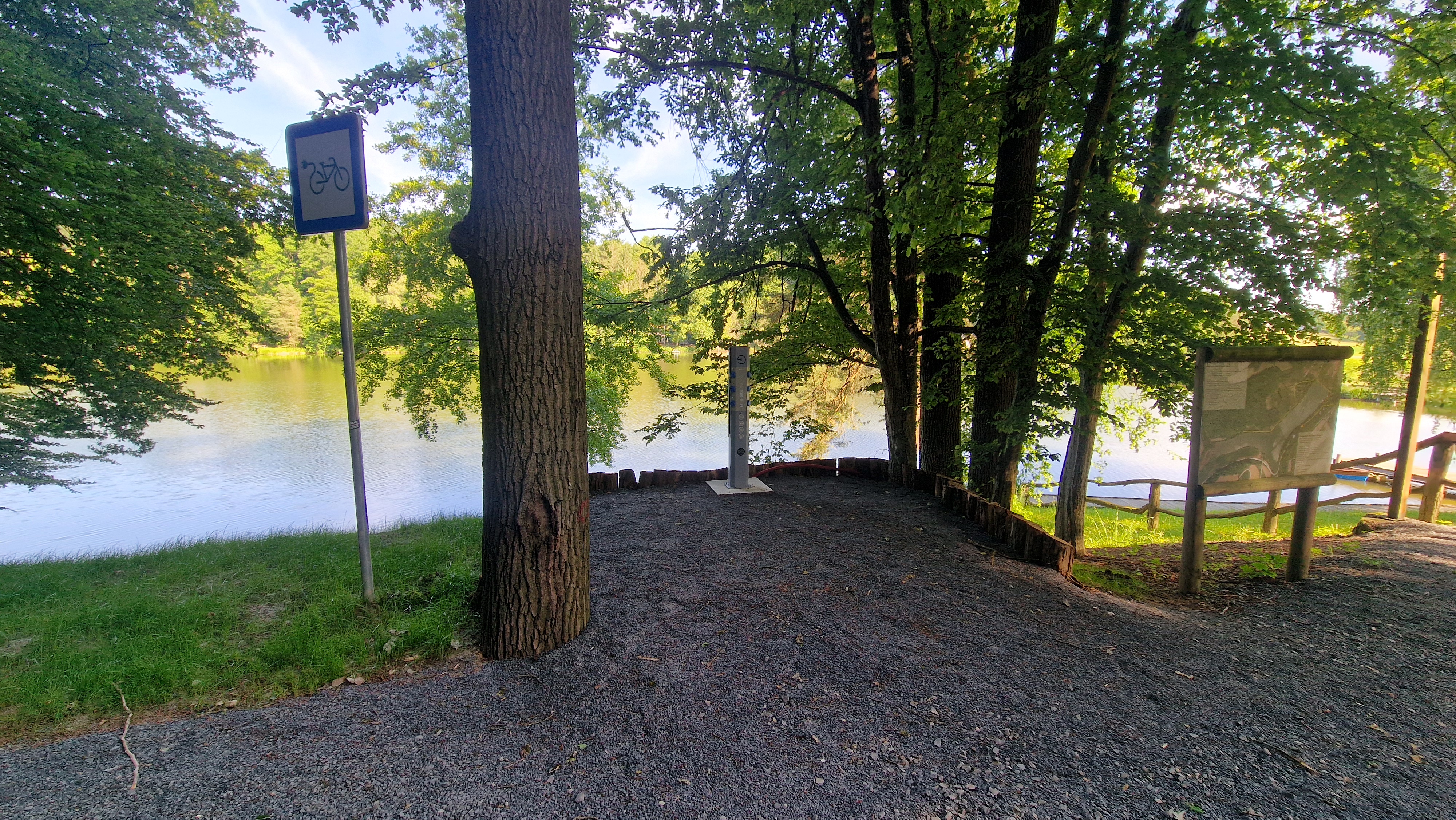 Foto izvedeno stanje e kolesa Blaguško jezero